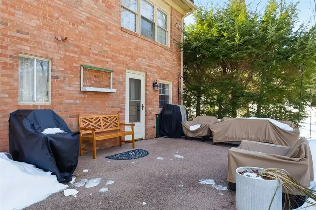 1069 Woodhill Drive gallery image 42