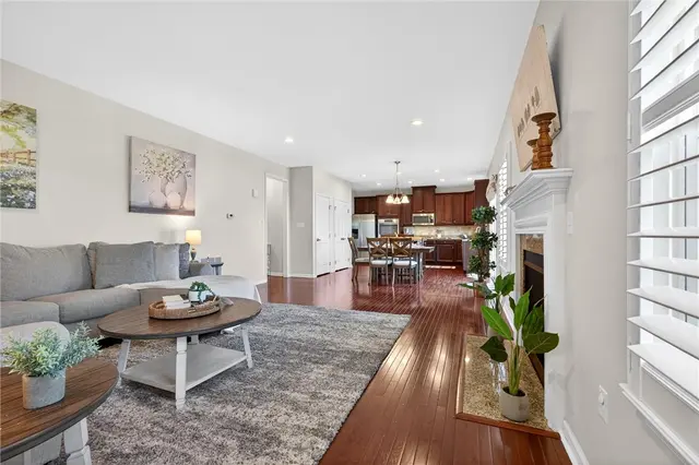 107 Berkshire Ct gallery image 7
