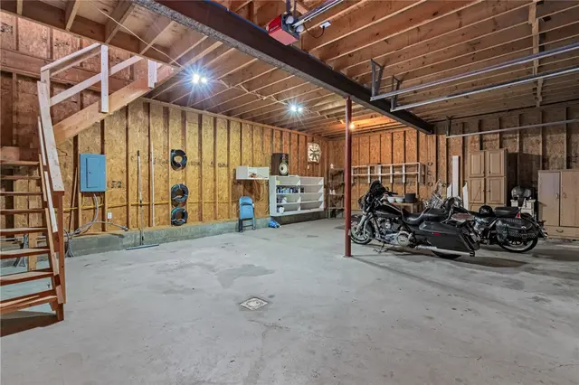 107 E. School St gallery image 19