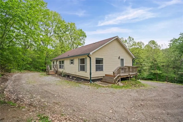 107 Erbes Ln gallery image 2