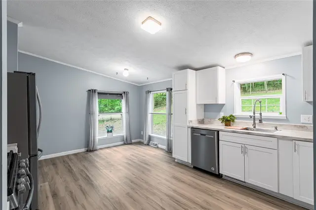 107 Erbes Ln gallery image 3