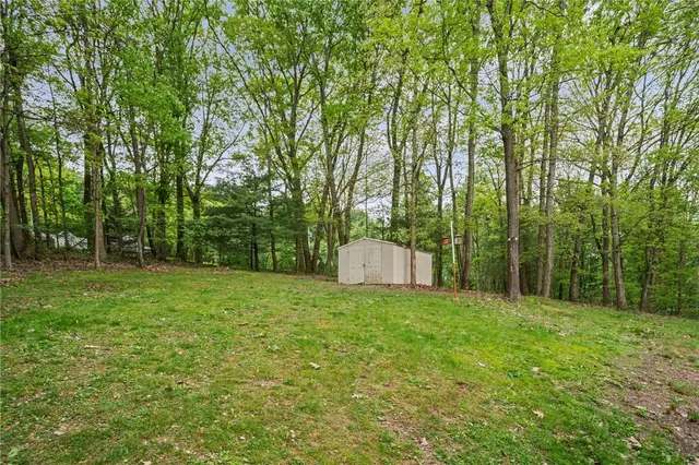107 Erbes Ln gallery image 4