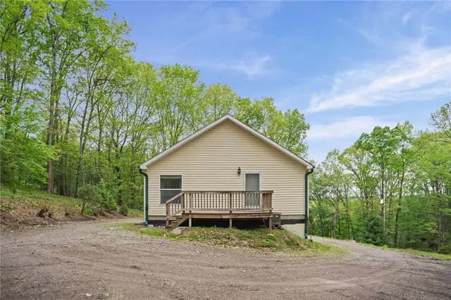 107 Erbes Ln gallery image 5