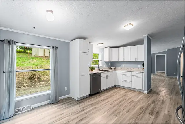 107 Erbes Ln gallery image 7
