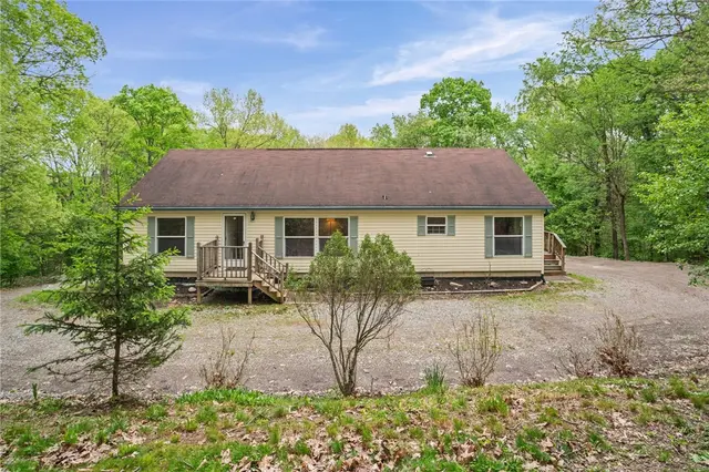 107 Erbes Ln gallery image 8