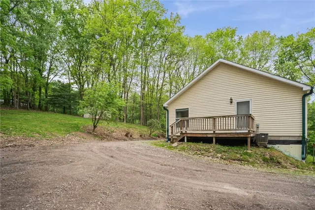 107 Erbes Ln gallery image 16