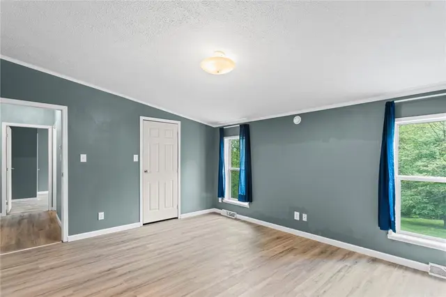107 Erbes Ln gallery image 18