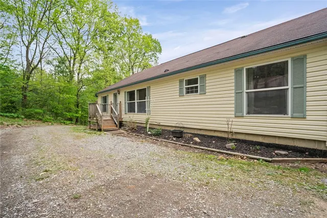 107 Erbes Ln gallery image 24