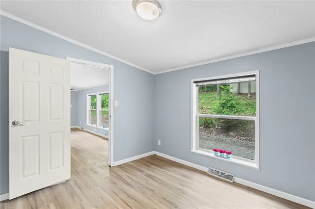 107 Erbes Ln gallery image 31