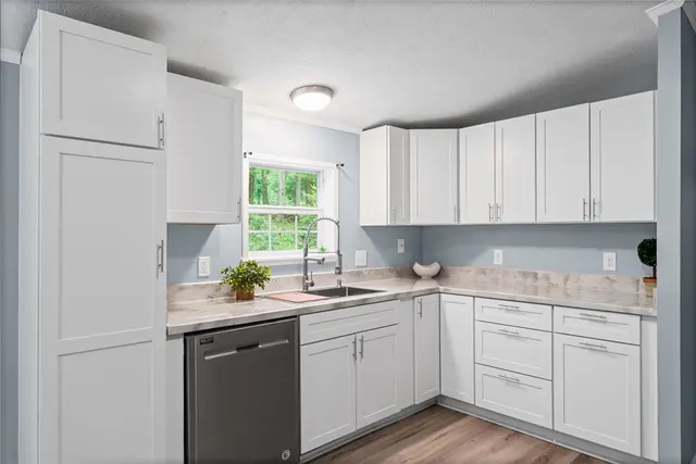 107 Erbes Ln gallery image 43