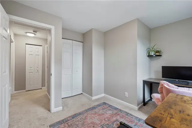 107 Heston Dr gallery image 13