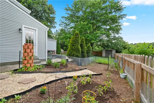 107 Heston Dr gallery image 23
