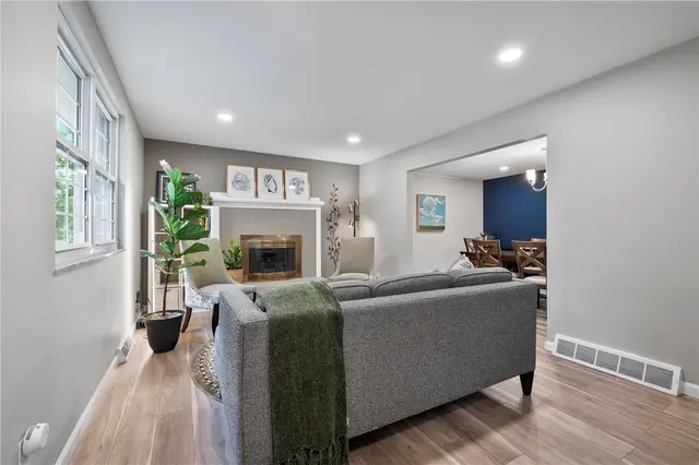 107 Heston Dr gallery image 28