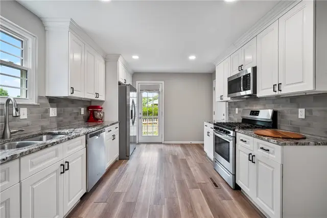 107 Heston Dr gallery image 33