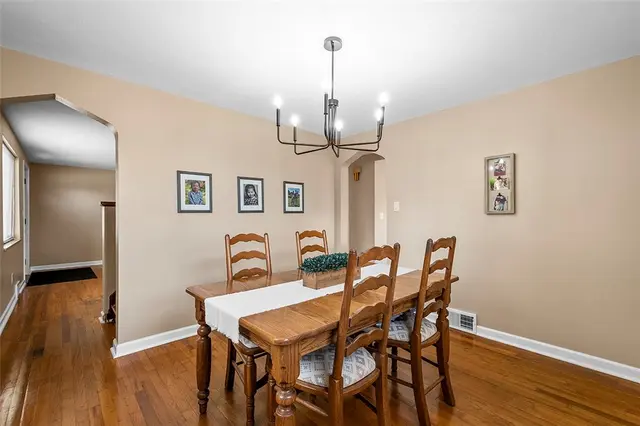 107 Hoffman St gallery image 9