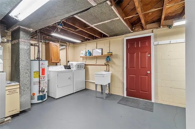 107 Hoffman St gallery image 28