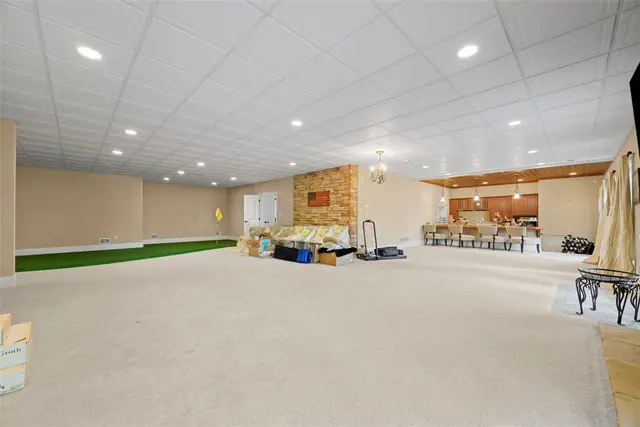 107 Mirage Dr gallery image 3