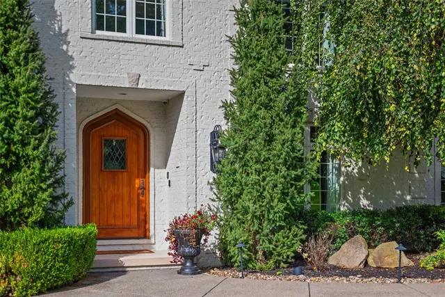 107 Mirage Dr gallery image 9