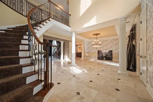 107 Mirage Dr gallery image 14