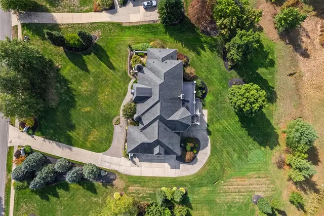107 Mirage Dr gallery image 44