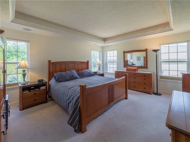 107 Southern Valley Ct gallery image 3