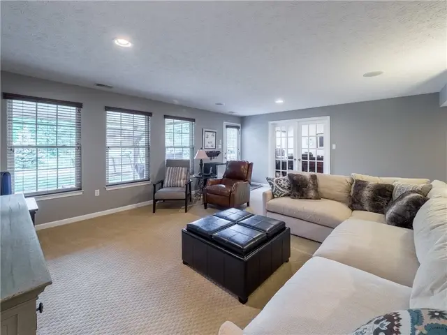 107 Southern Valley Ct gallery image 13