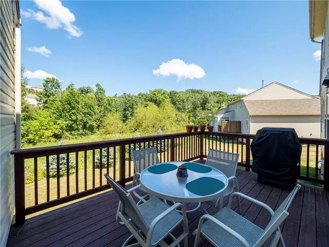 107 Southern Valley Ct gallery image 17