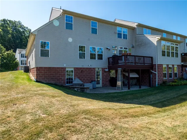 107 Southern Valley Ct gallery image 20