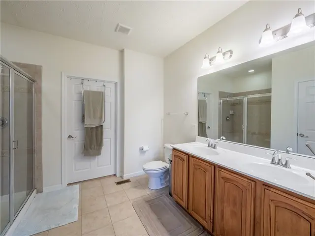 107 Southern Valley Ct gallery image 22