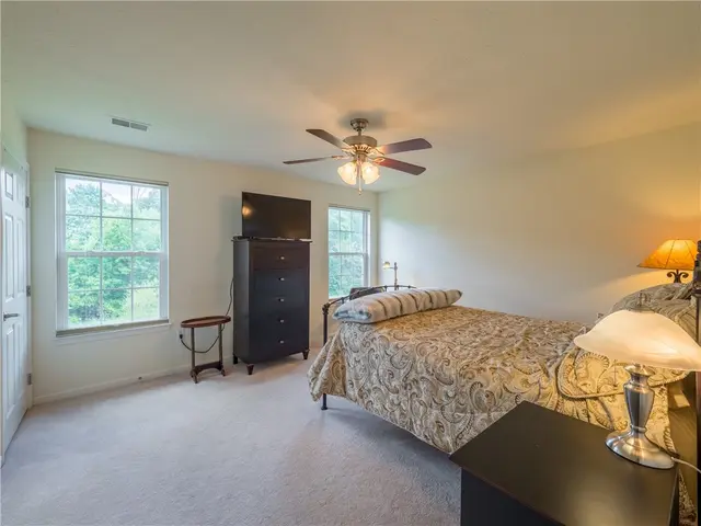 107 Southern Valley Ct gallery image 23