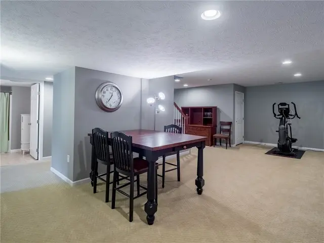 107 Southern Valley Ct gallery image 24