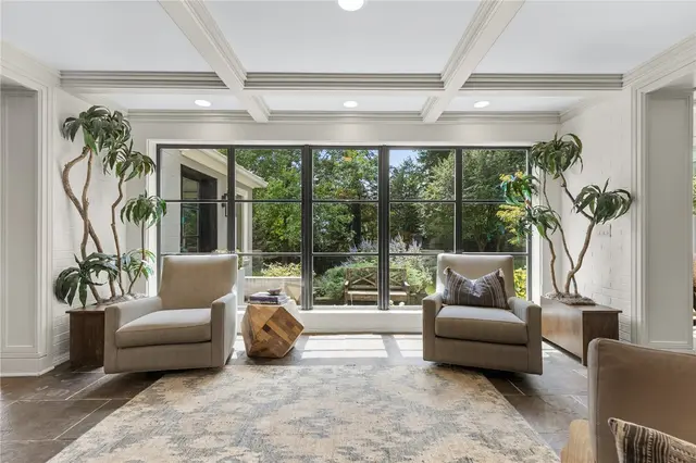 107 Woodland Road gallery image 8