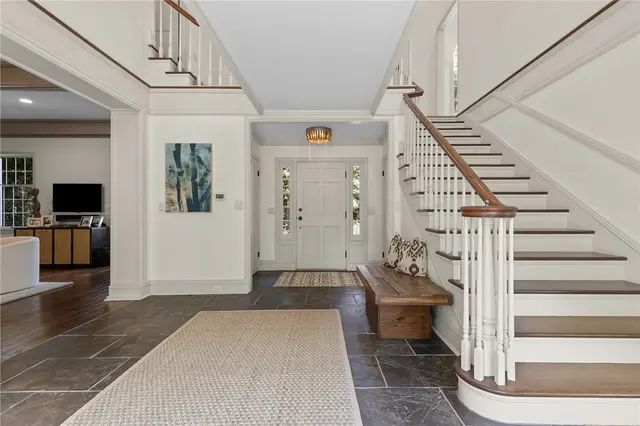 107 Woodland Road gallery image 17