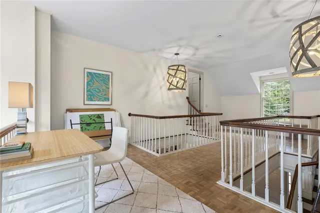 107 Woodland Road gallery image 18