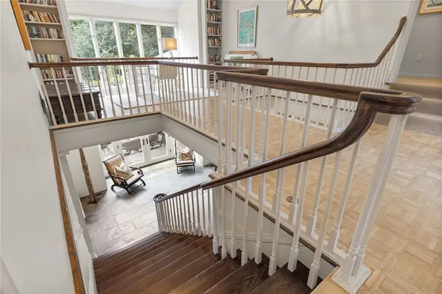 107 Woodland Road gallery image 19