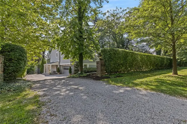 107 Woodland Road gallery image 39