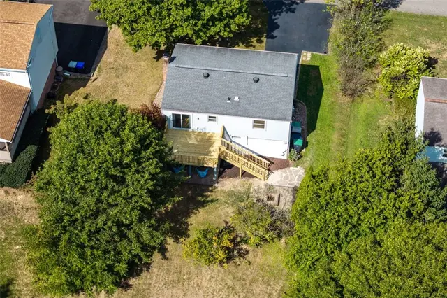 107 Woodridge Drive gallery image 3