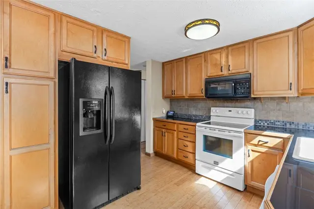107 Woodridge Drive gallery image 4