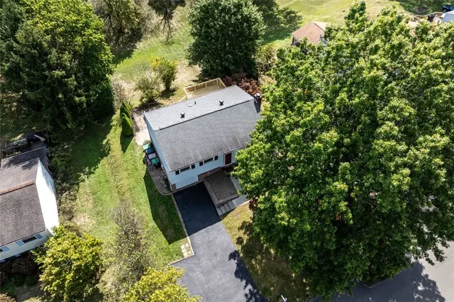 107 Woodridge Drive gallery image 7