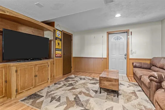 107 Woodridge Drive gallery image 25