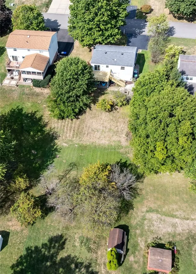 107 Woodridge Drive gallery image 36