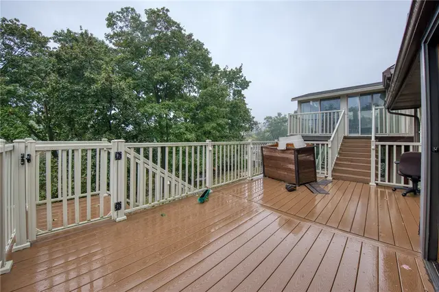 108 Ambleside Dr gallery image 2
