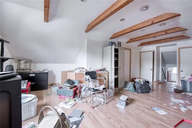 108 Ambleside Dr gallery image 3