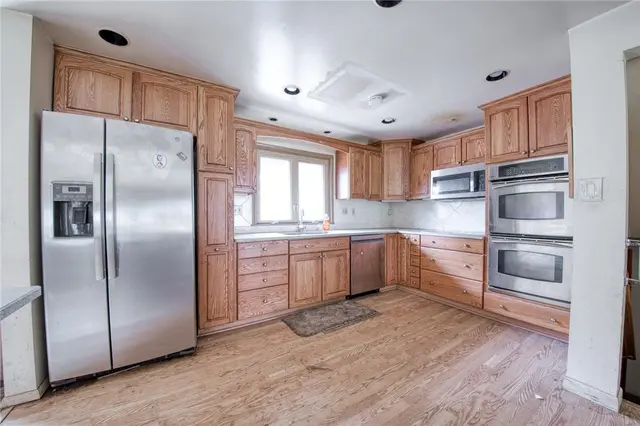 108 Ambleside Dr gallery image 5