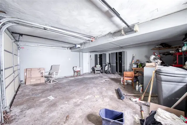 108 Ambleside Dr gallery image 16