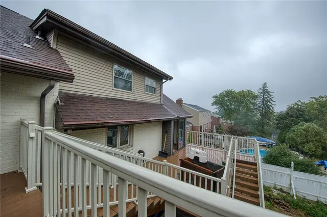 108 Ambleside Dr gallery image 26