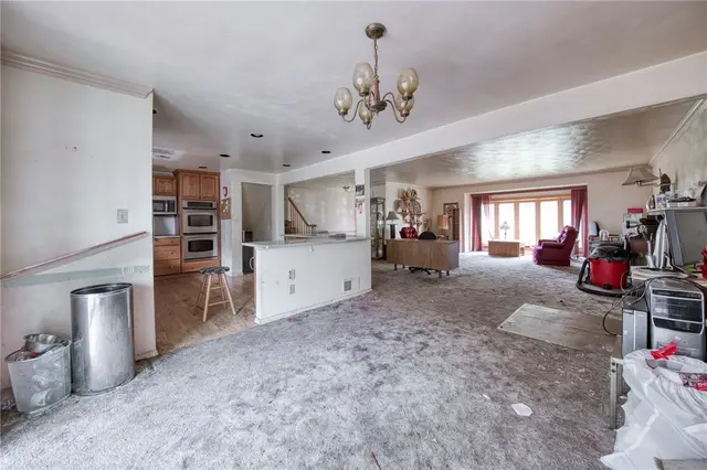 108 Ambleside Dr gallery image 28