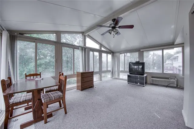 108 Ambleside Dr gallery image 34