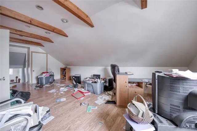 108 Ambleside Dr gallery image 36