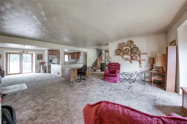 108 Ambleside Dr gallery image 37